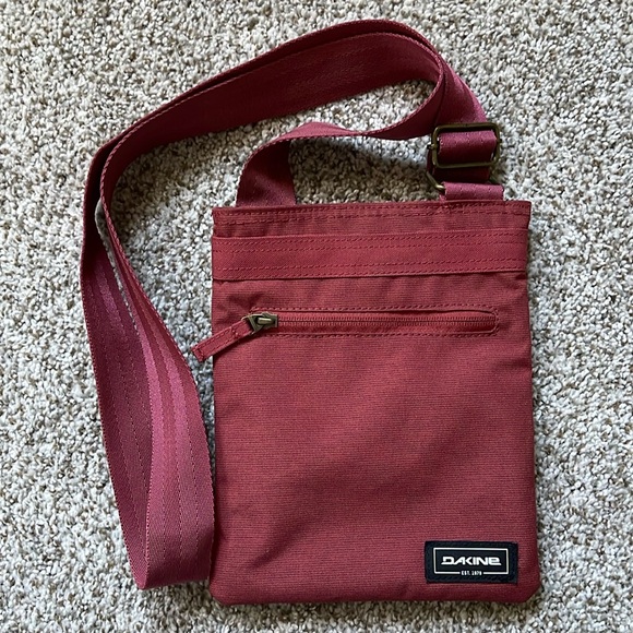 Dakine Jive Crossbody Bag - Picture 1 of 5